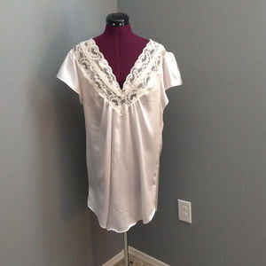Vintage TRtoo Satin & Lace V-Neck Nightgown